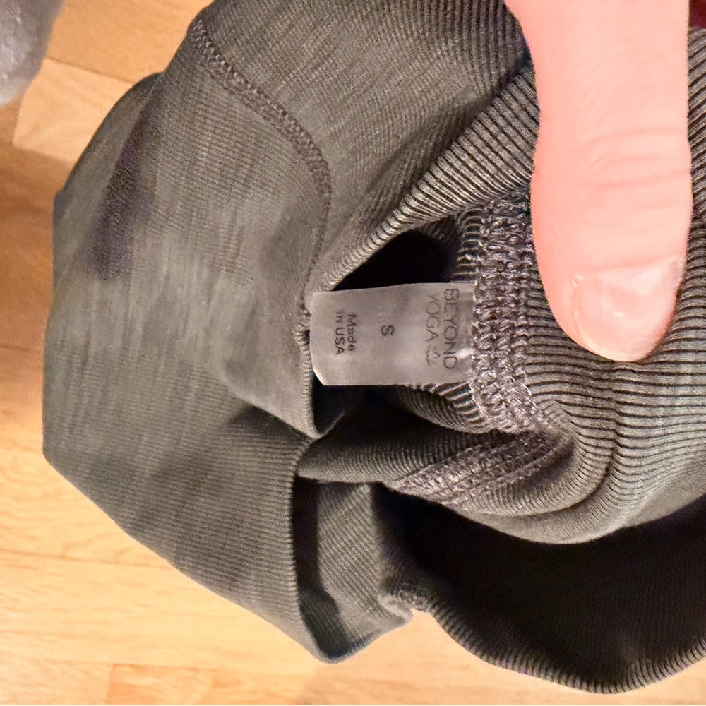 Beyond Yoga Ribbed High-Waist Leggings — Size Small — Gray - Picture 5 of 5